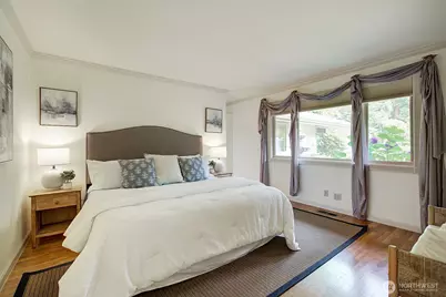 12909 NE 28th Street, Bellevue, WA 98005 - Photo 17