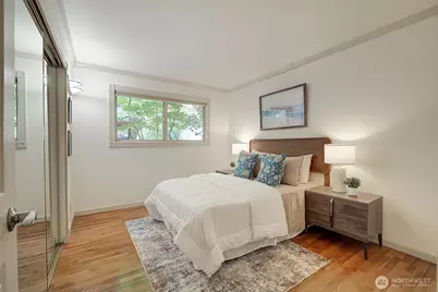 12909 NE 28th Street, Bellevue, WA 98005 - Photo 23