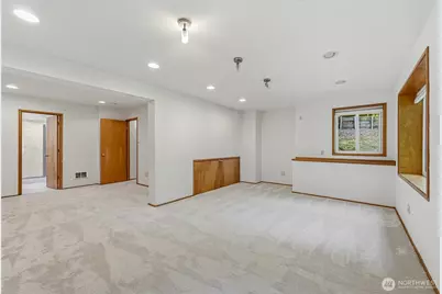 4200 W Lake Sammamish Parkway SE, Bellevue, WA 98008 - Photo 25