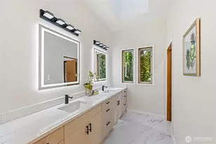 4200 W Lake Sammamish Pkwy SE, Bellevue, WA 98008 - Photo 15