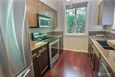 23300 SE Black Nugget Road #H2, Issaquah, WA 98029 - Photo 9