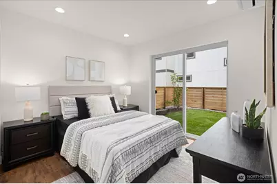 10326 Ashworth Avenue N, Seattle, WA 98133 - Photo 3