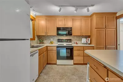 24913 11th Avenue S, Des Moines, WA 98198 - Photo 13