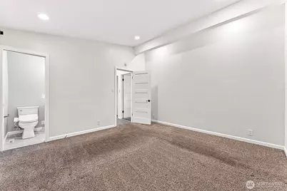 25657 Marine View Drive S, Des Moines, WA 98198 - Photo 17