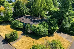 17805 NE 9th St, Bellevue, WA 98008 - Photo 1