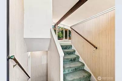 17805 NE 9th Street, Bellevue, WA 98008 - Photo 11