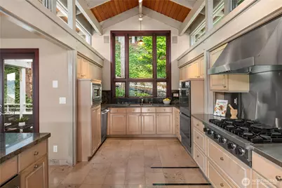2240 W Lake Sammamish Pkwy NE, Redmond, WA 98052 - Photo 13