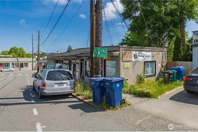 305 NE 65th Street, Seattle, WA 98115 - Photo 17