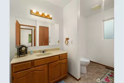 7805 186th Street SW, Edmonds, WA 98026 - Photo 19