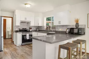 7805 186th St SW, Edmonds, WA 98026 - Photo 9