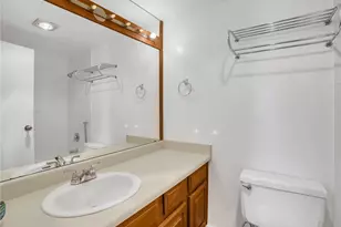 2201 3rd Ave, Seattle, WA 98121 - Photo 11
