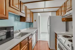 2201 3rd Ave, Seattle, WA 98121 - Photo 7