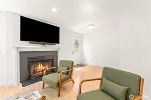 555 Prospect St, Seattle, WA 98109 - Photo 7
