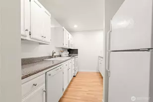 555 Prospect St, Seattle, WA 98109 - Photo 9