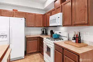 130 NE Miramar Cir, Bremerton, WA 98311 - Photo 5