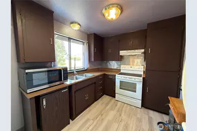 828 W 10th Street, Port Angeles, WA 98363 - Photo 7