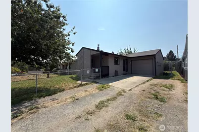 828 W 10th Street, Port Angeles, WA 98363 - Photo 1