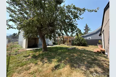 828 W 10th Street, Port Angeles, WA 98363 - Photo 19