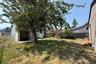 828 W 10th St, Port Angeles, WA 98363 - Photo 19