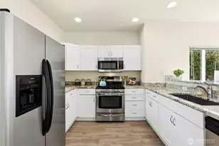 25211 SE 43rd Way, Sammamish, WA 98029 - Photo 3