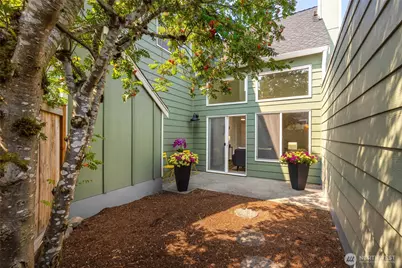 8408 25th Avenue SW #D, Seattle, WA 98106 - Photo 11
