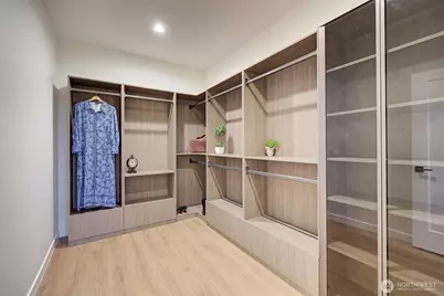 7008 Linden Avenue N, Seattle, WA 98103 - Photo 15