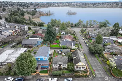 7008 Linden Avenue N, Seattle, WA 98103 - Photo 3
