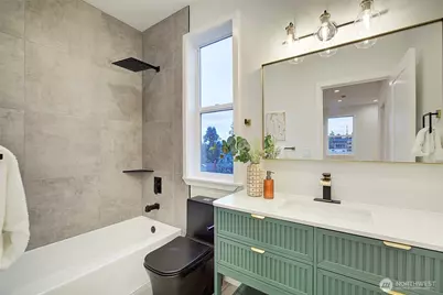 7008 Linden Avenue N, Seattle, WA 98103 - Photo 21