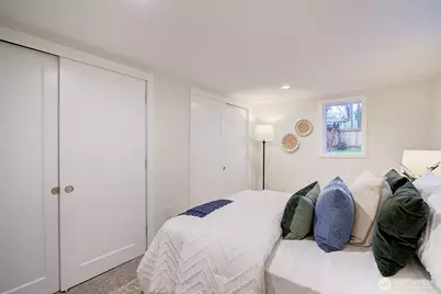 7008 Linden Avenue N, Seattle, WA 98103 - Photo 29