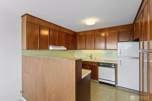 525 Belmont Ave E, Seattle, WA 98102 - Photo 9
