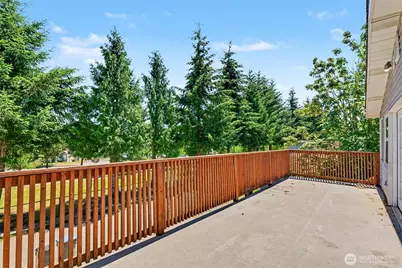 140 S Cambrian Avenue, Bremerton, WA 98312 - Photo 17