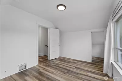 5509 Kensington Place N, Seattle, WA 98103 - Photo 17