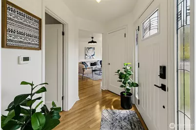 8215 4th Avenue NE, Seattle, WA 98115 - Photo 5
