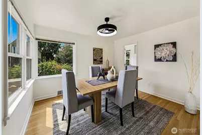 8215 4th Avenue NE, Seattle, WA 98115 - Photo 9