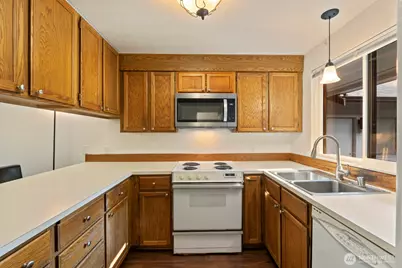 7730 196th Street SW #10, Edmonds, WA 98026 - Photo 5
