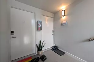 1729 18th Ave, Seattle, WA 98122 - Photo 3