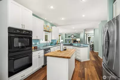 211 210th Avenue NE, Sammamish, WA 98074 - Photo 5