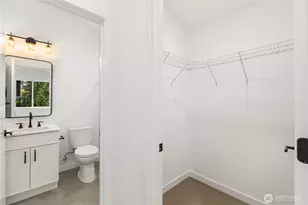 516 N 102nd St, Seattle, WA 98133 - Photo 13