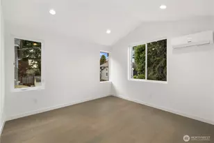 516 N 102nd St, Seattle, WA 98133 - Photo 11