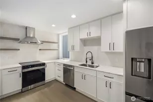 516 N 102nd St, Seattle, WA 98133 - Photo 9