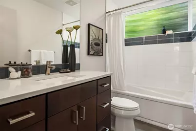 8509 Burke Avenue N, Seattle, WA 98103 - Photo 33