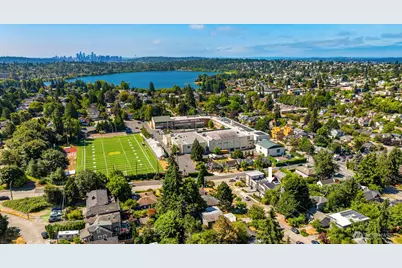 8509 Burke Avenue N, Seattle, WA 98103 - Photo 39