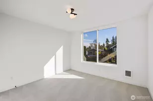 518 N 102nd St, Seattle, WA 98133 - Photo 9