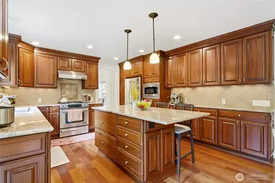 23030 NE 13th Street, Sammamish, WA 98074 - Photo 3