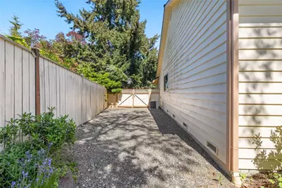 826 169th Place SW, Lynnwood, WA 98037 - Photo 25