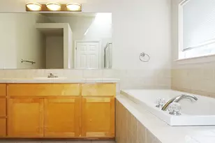 657 W Emerson St, Seattle, WA 98119 - Photo 11
