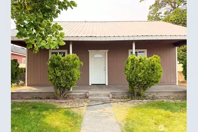213 Bridge Street S, Brewster, WA 98812 - Photo 1