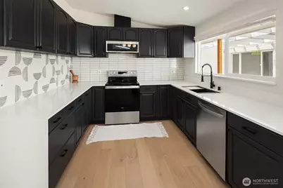 79 110th Ave SE, Bellevue, WA 98004 - Photo 9