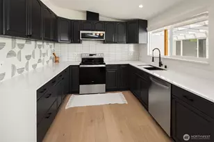 79 110th Ave SE, Bellevue, WA 98004 - Photo 9