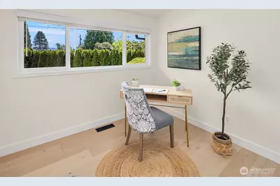 79 110th Ave SE, Bellevue, WA 98004 - Photo 17